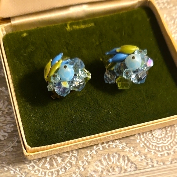 Vintage Beaded Cluster Earrings made in West Germany - Picture 5 of 7